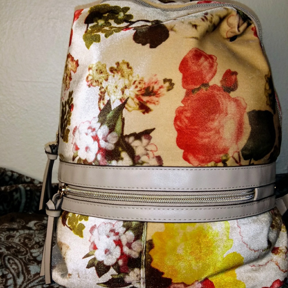 Cute small backpack❤ - Picture 4 of 5